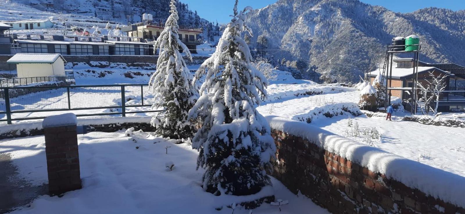 Highfield Villa Kanatal Exterior photo